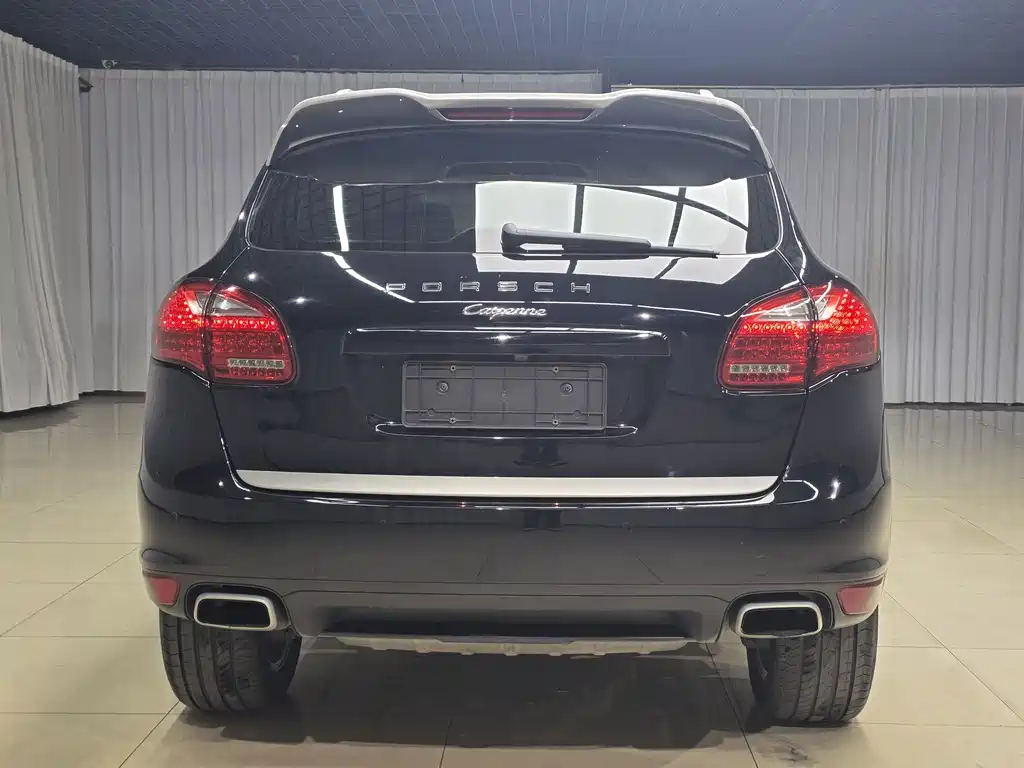 Porsche Cayenne — миниатюра 6