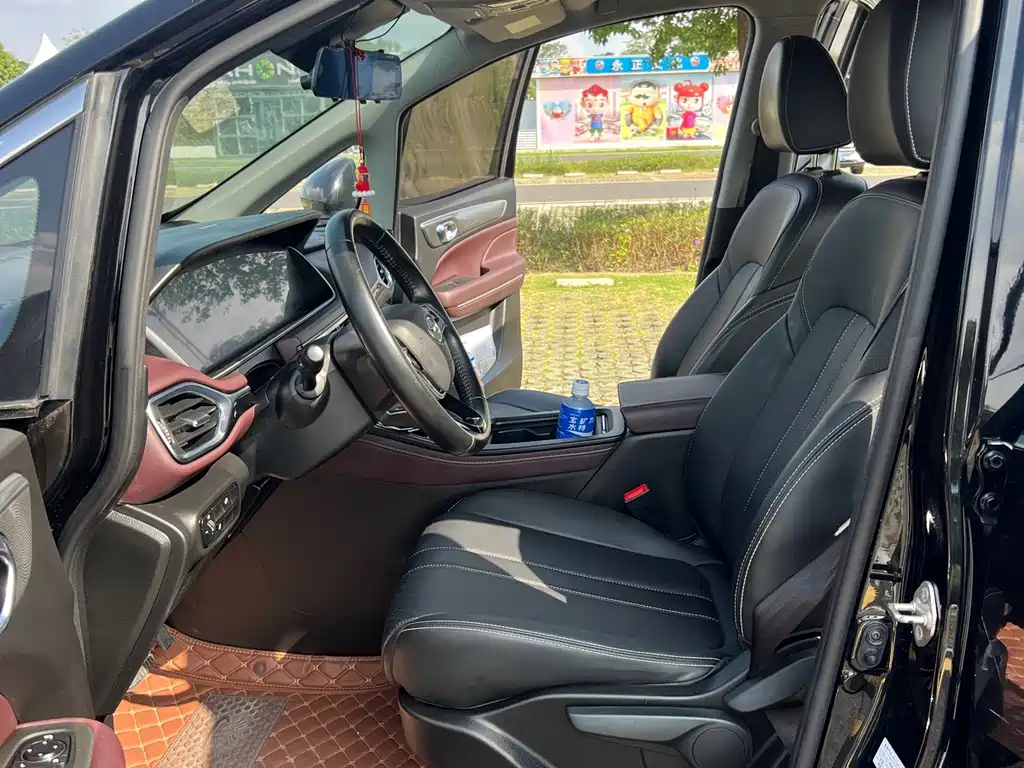 GAC Motor Trumpchi M6 — миниатюра 8