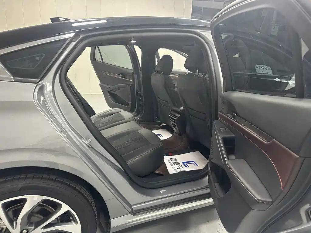 Ford Mondeo — миниатюра 14