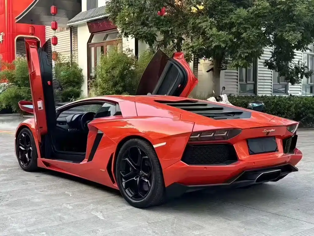 Lamborghini Aventador 2011 LP 700-4