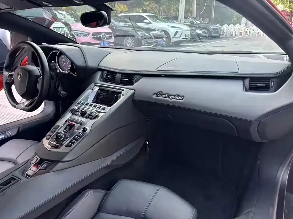 Lamborghini Aventador 2011 LP 700-4