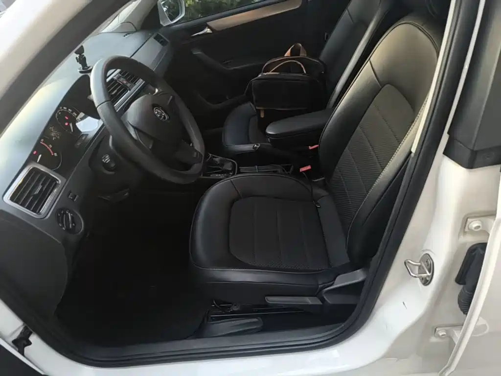 Skoda Rapid Spaceback — миниатюра 15