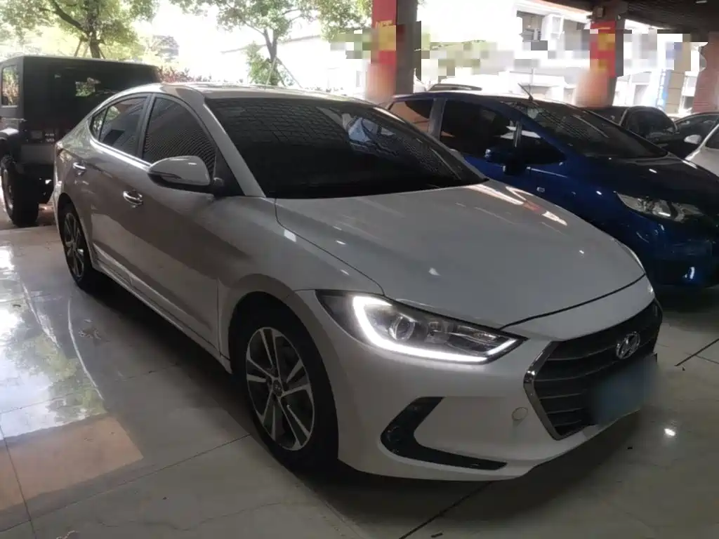 Hyundai Elantra — миниатюра 4