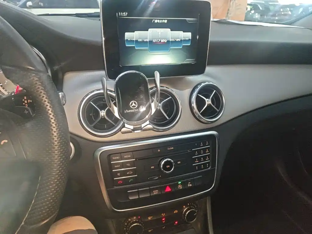 Mercedes-Benz GLA — миниатюра 13