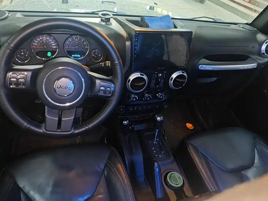 Jeep Wrangler — миниатюра 12