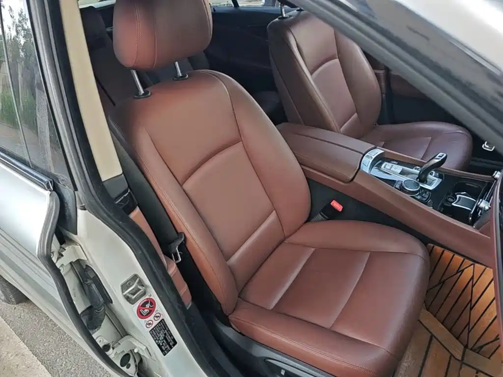 BMW 5 Series GT — миниатюра 25
