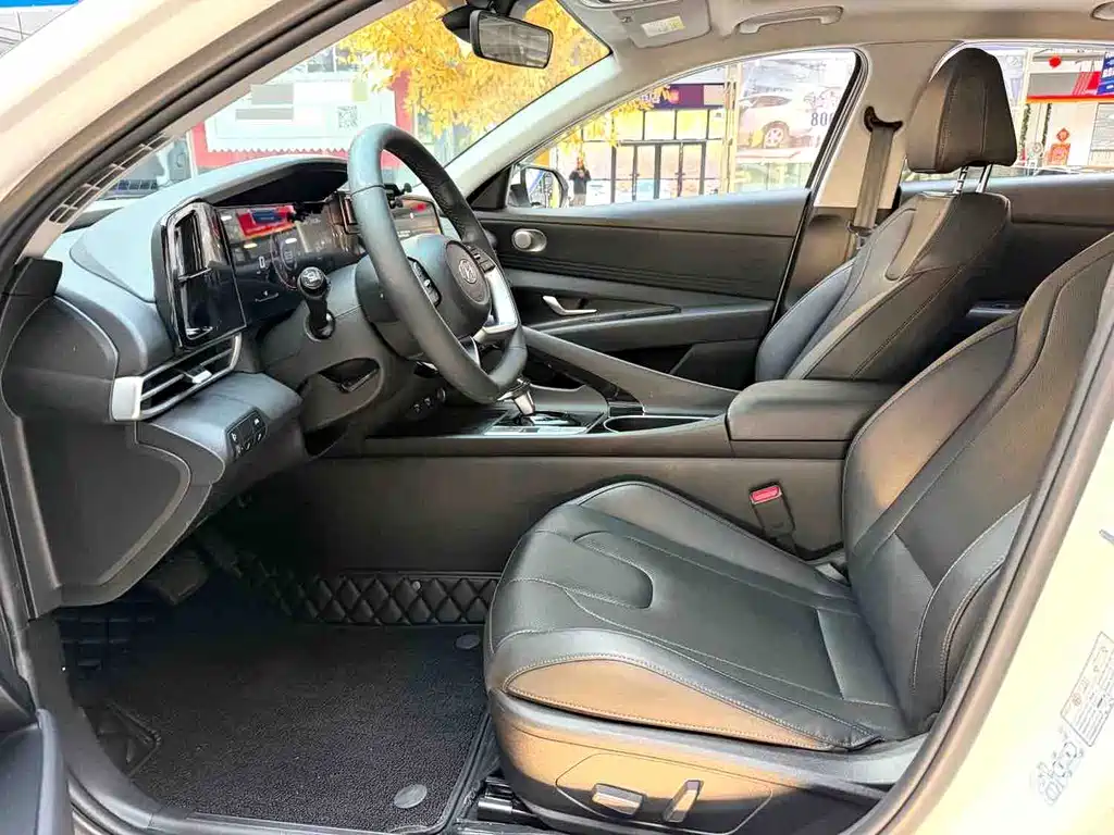 Hyundai Elantra — миниатюра 5