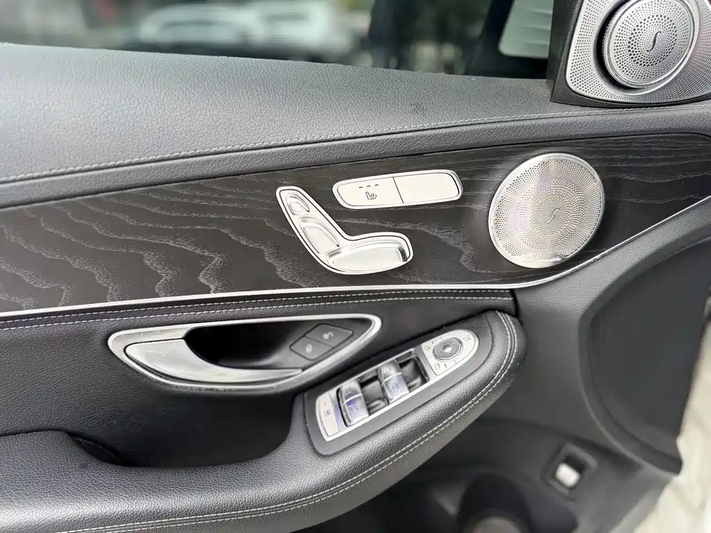 Mercedes-Benz C-Class — миниатюра 16