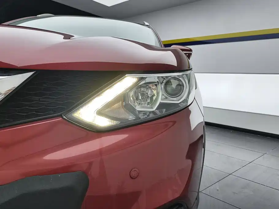 Nissan Qashqai — миниатюра 5