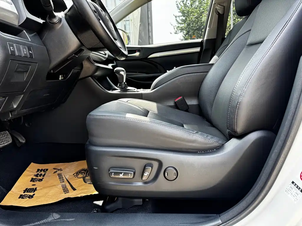 Toyota Highlander 2018 2.0T Luxury 7 мест VI