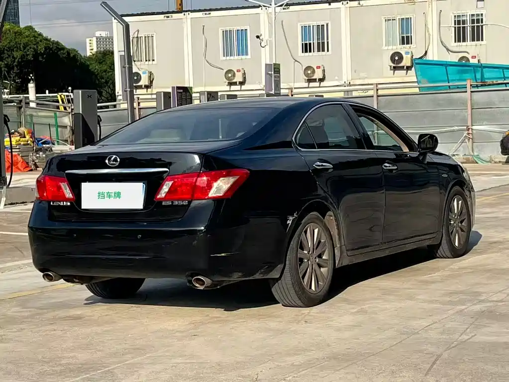 Lexus ES — миниатюра 7