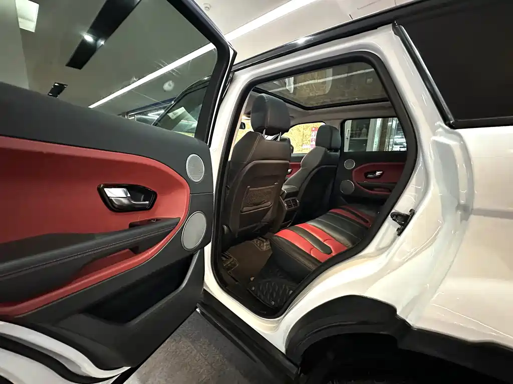 Land Rover Evoque (Import) — миниатюра 21