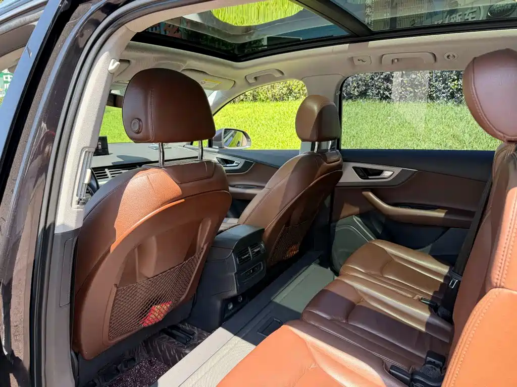 Audi Q7 — миниатюра 11