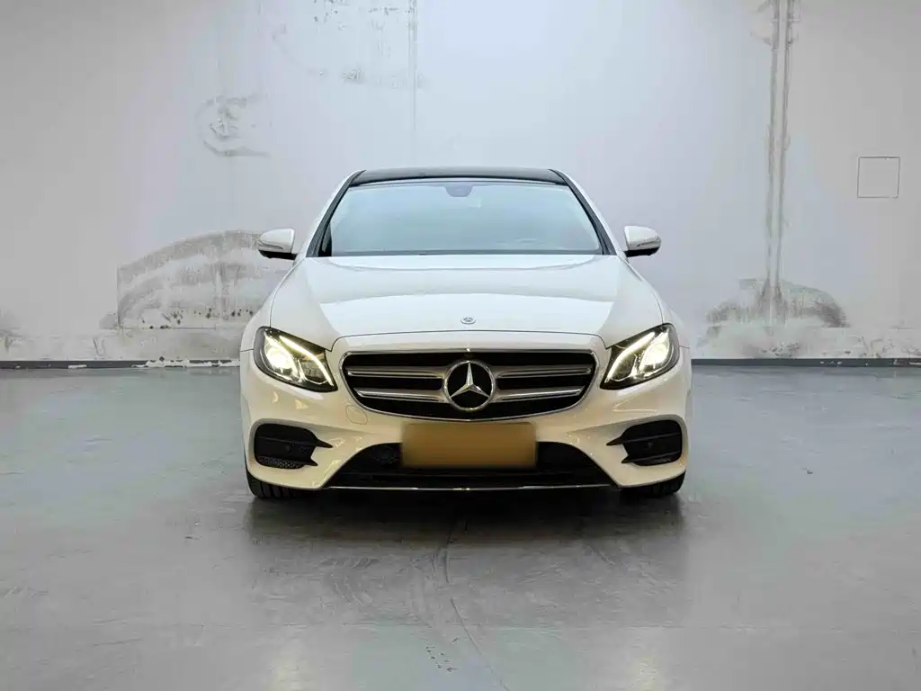 Mercedes-Benz E-Class — миниатюра 3