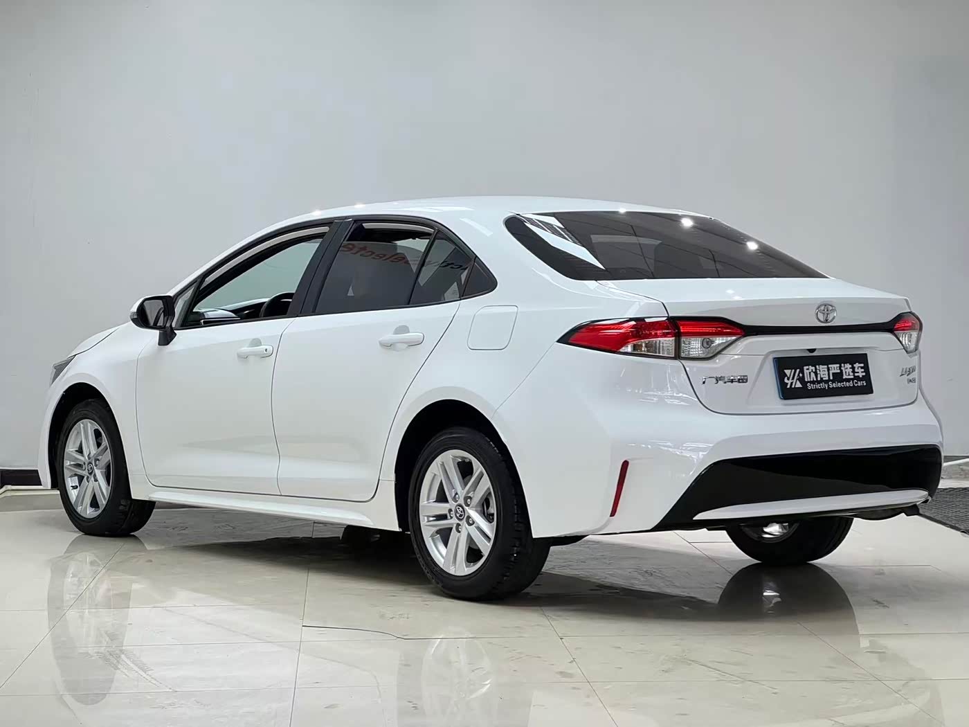 Toyota Levin 1.2 л 2022 г. Белый, пробег 27000 км