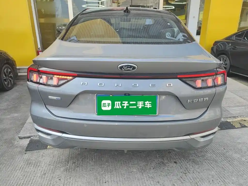 Ford Mondeo — миниатюра 6