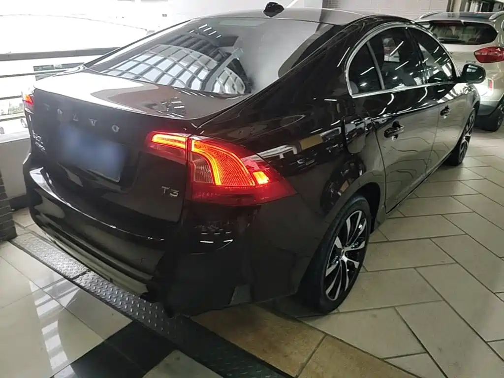Volvo S60 — миниатюра 7