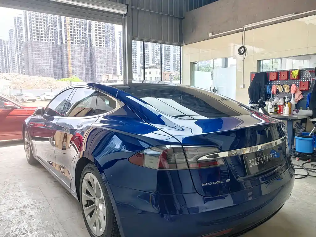 Tesla Model S — миниатюра 3