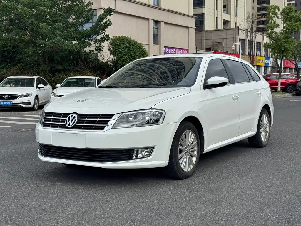Купить Volkswagen Gran Lavida