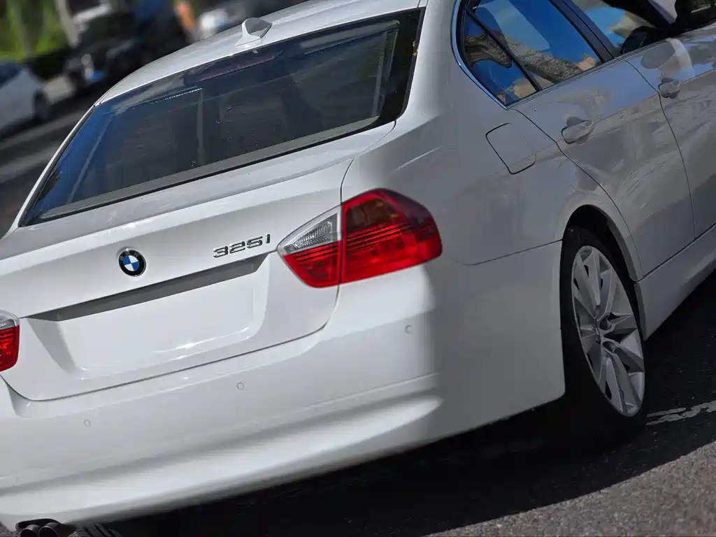 BMW 3 Series — миниатюра 8