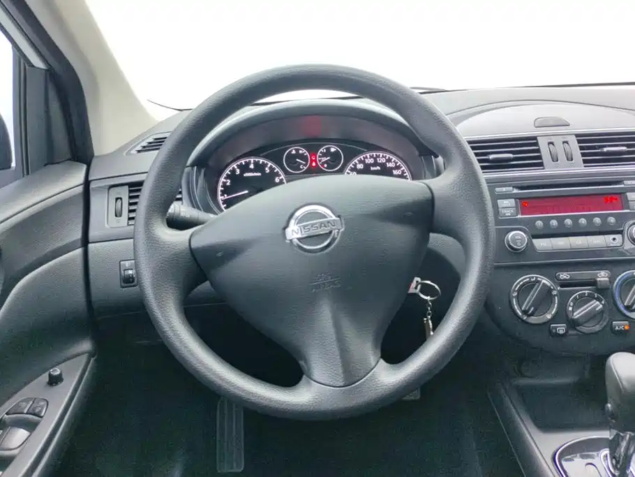 Nissan Tiida — миниатюра 15