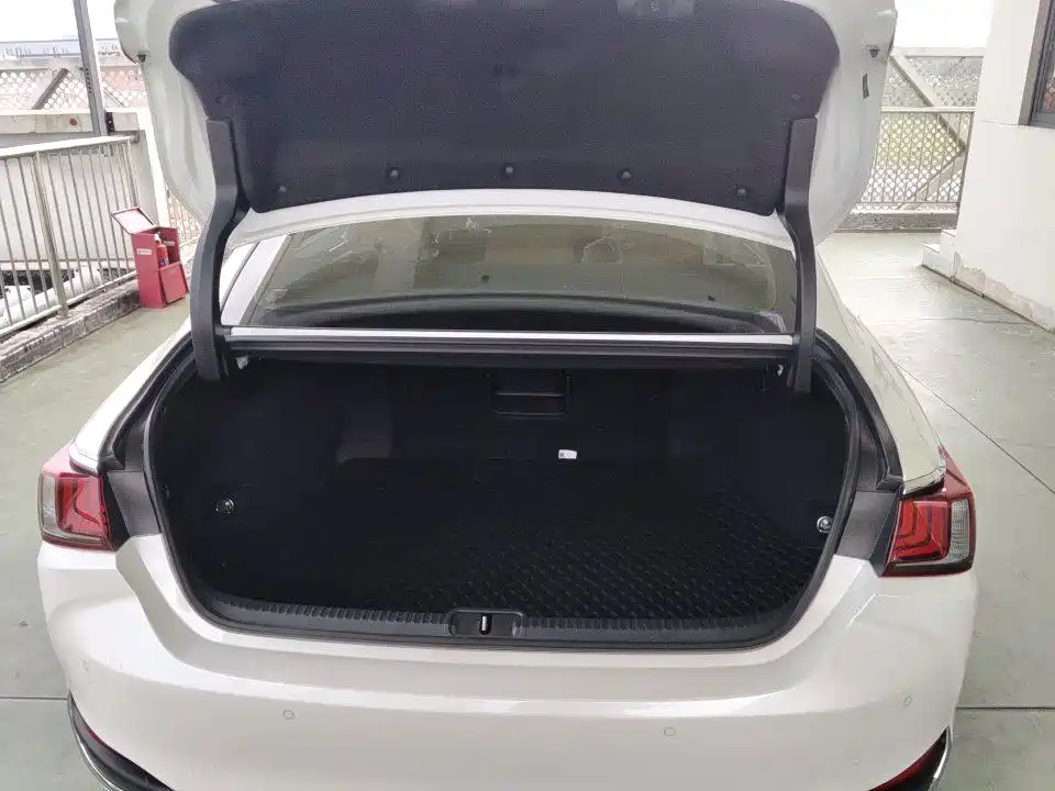 Lexus ES — миниатюра 11