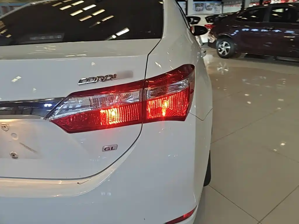 Toyota Corolla — миниатюра 8