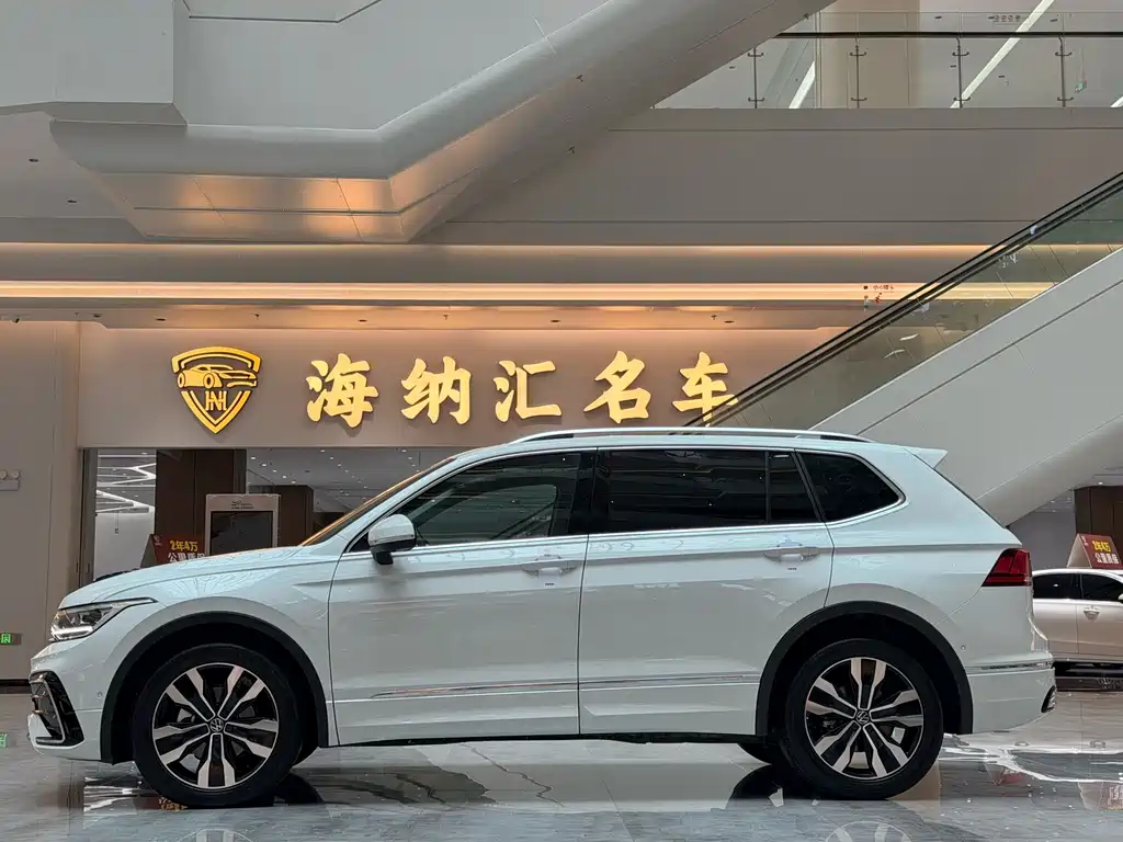 Volkswagen Tiguan L — миниатюра 6