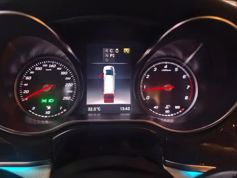 Mercedes-Benz V-Class — миниатюра 14