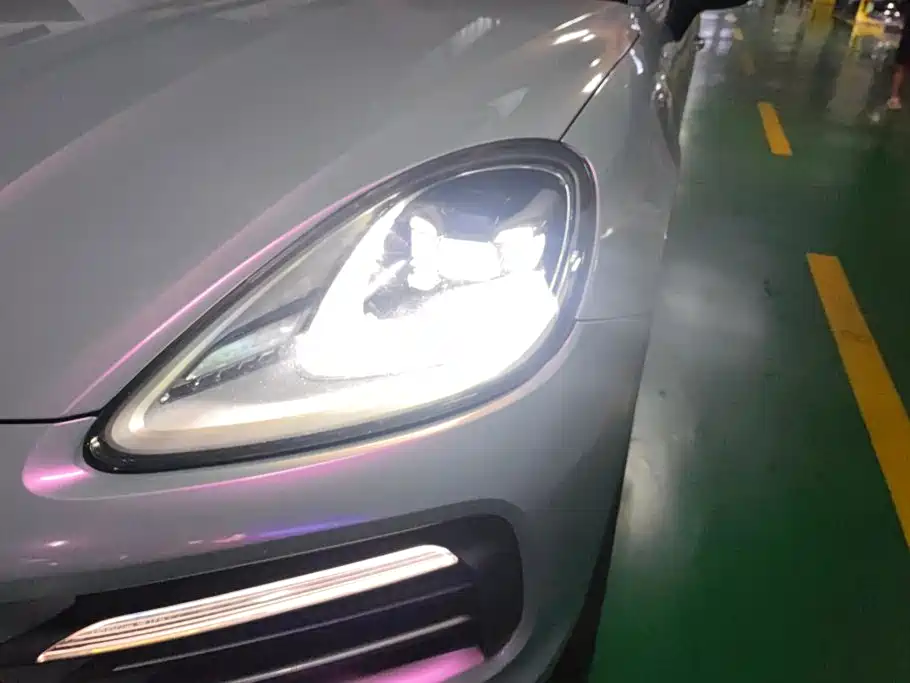 Porsche Cayenne — миниатюра 5