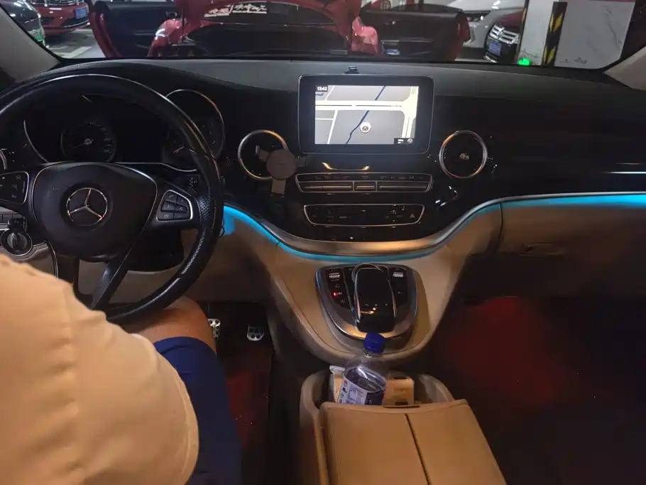 Mercedes-Benz V-Class — миниатюра 12