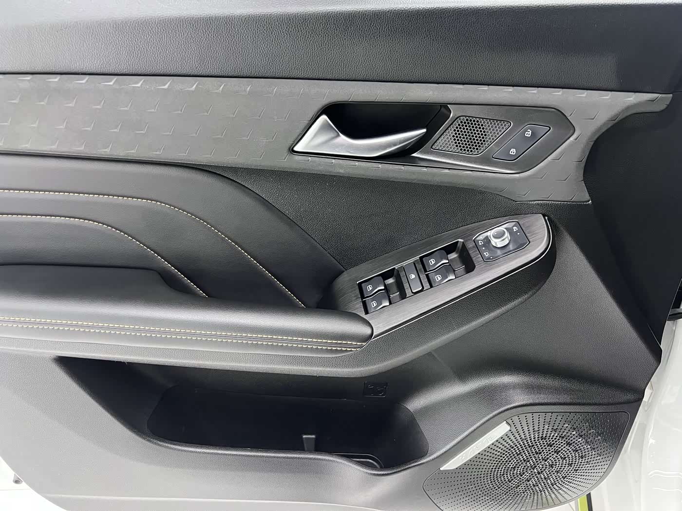 Haval Haval Chitu 1.5 л 2022 г. Белый, пробег 42000 км