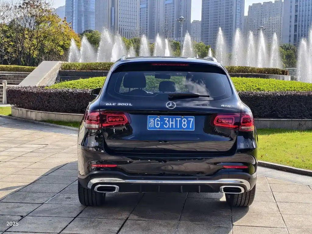 MERCEDES-BENZ GLC