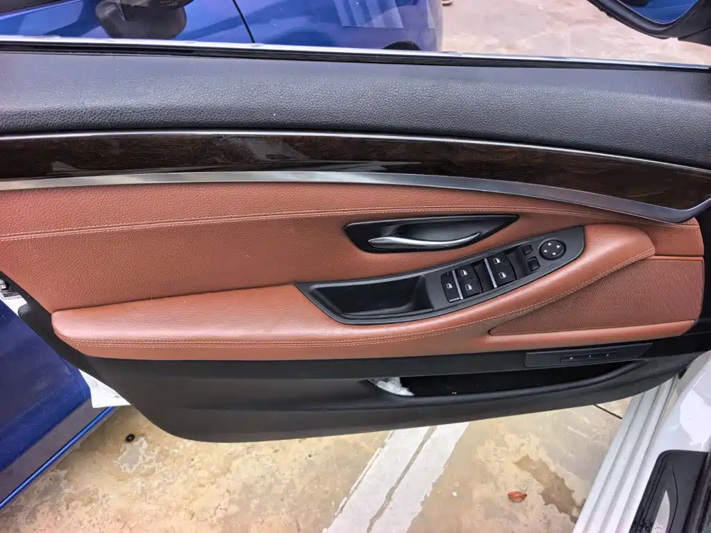 BMW 5 Series — миниатюра 6