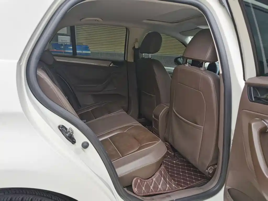 Volkswagen Bora — миниатюра 8