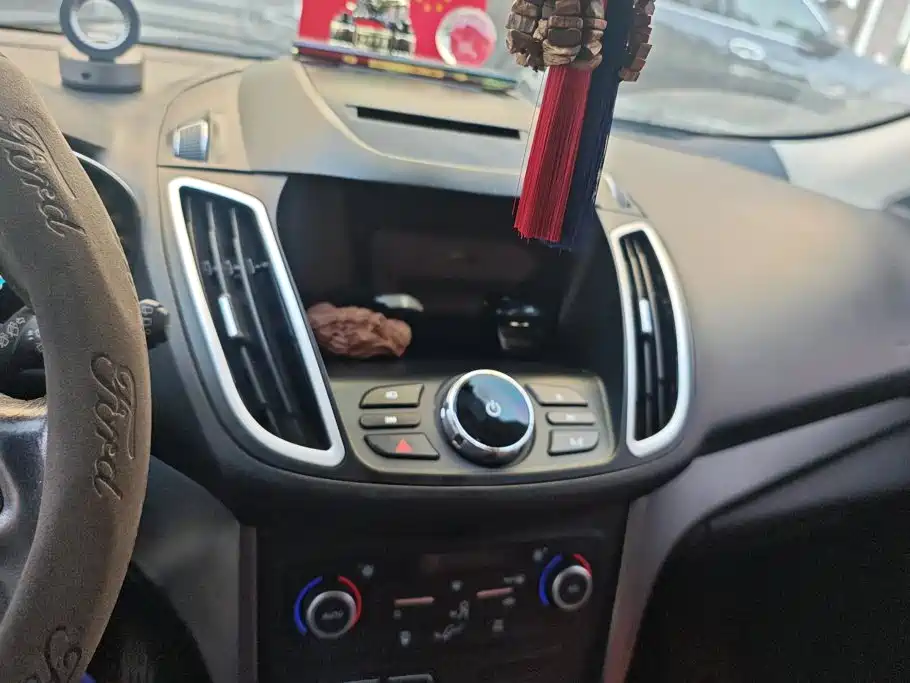 Ford Kuga — миниатюра 13