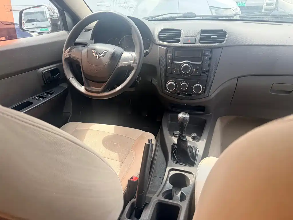 Wuling Hongguang — миниатюра 4