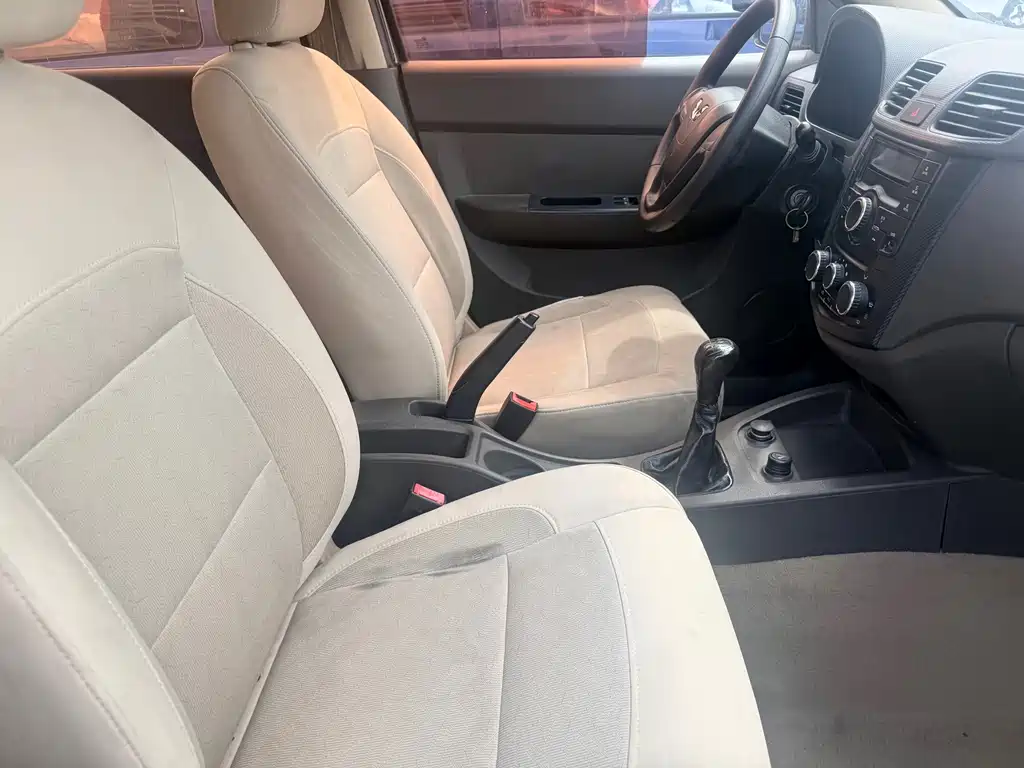 Wuling Hongguang — миниатюра 6