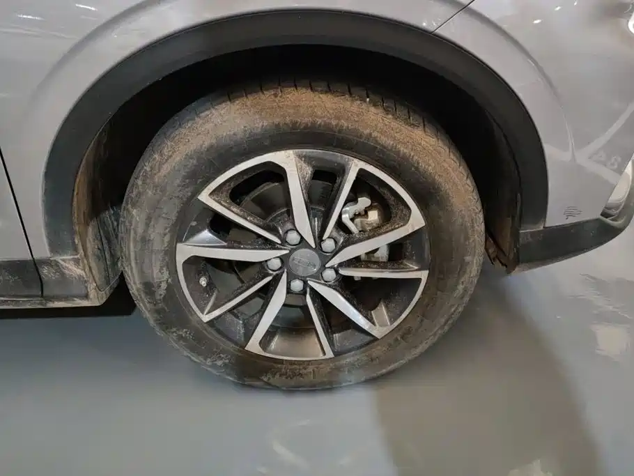 Geely Binyue — миниатюра 6