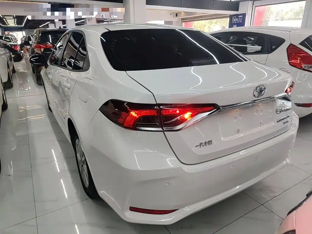 Toyota Corolla — миниатюра 5