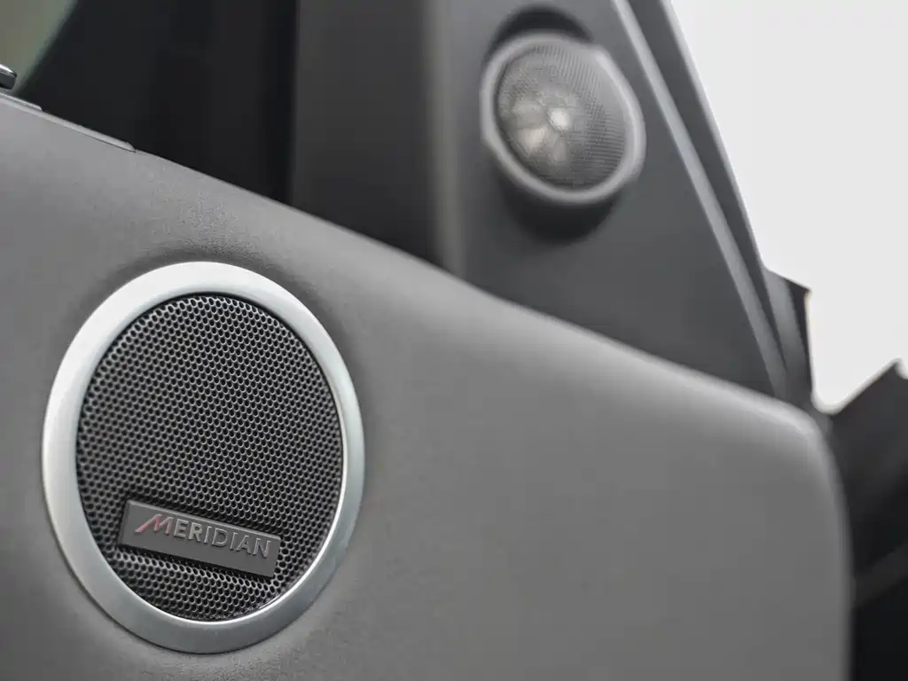 Land Rover Discovery — миниатюра 12