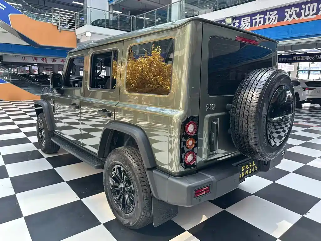 212 212 T01 — миниатюра 15
