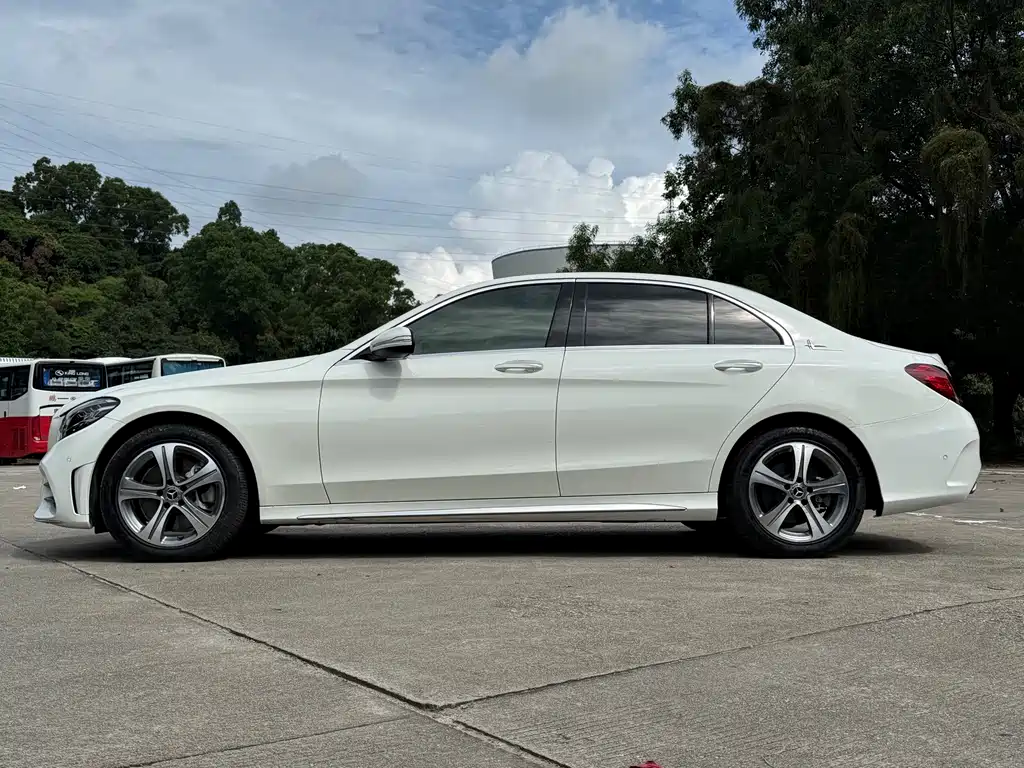 Mercedes-Benz C-Class — миниатюра 4