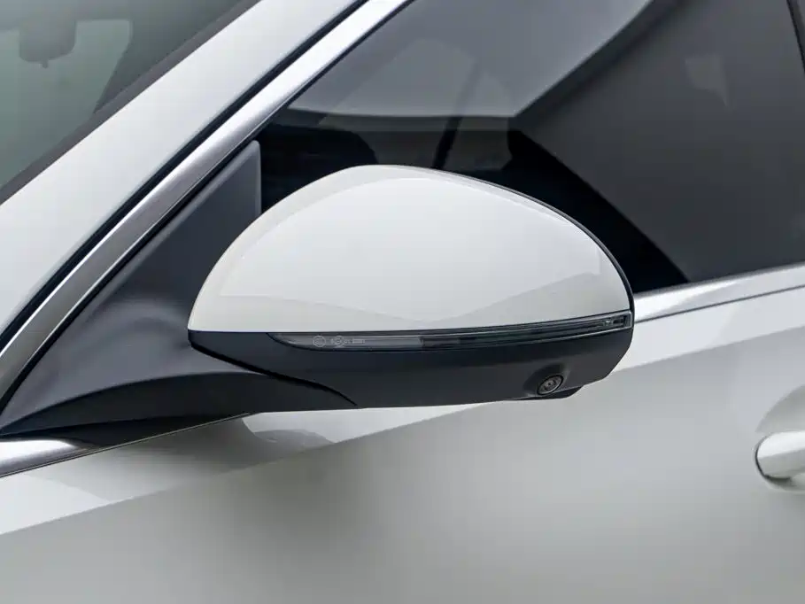 Mercedes-Benz C-Class — миниатюра 13