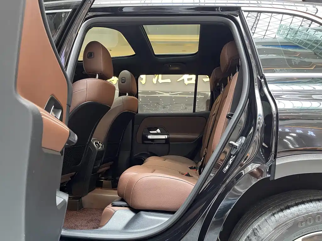 Mercedes-Benz GLB — миниатюра 13