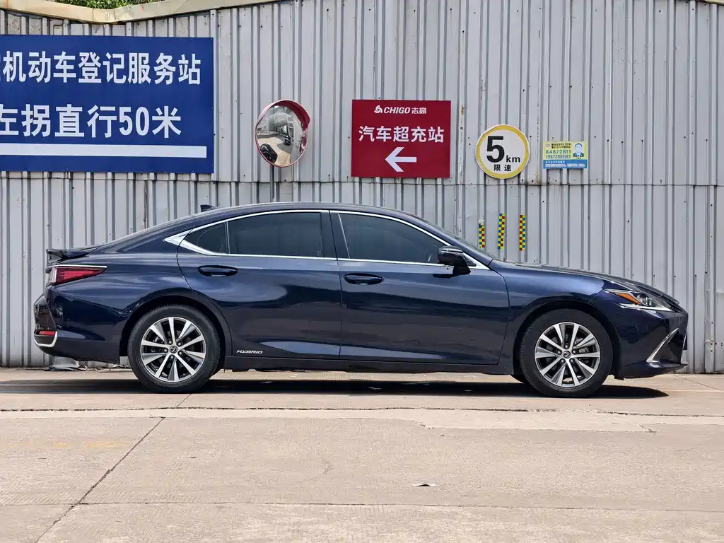Lexus ES — миниатюра 7