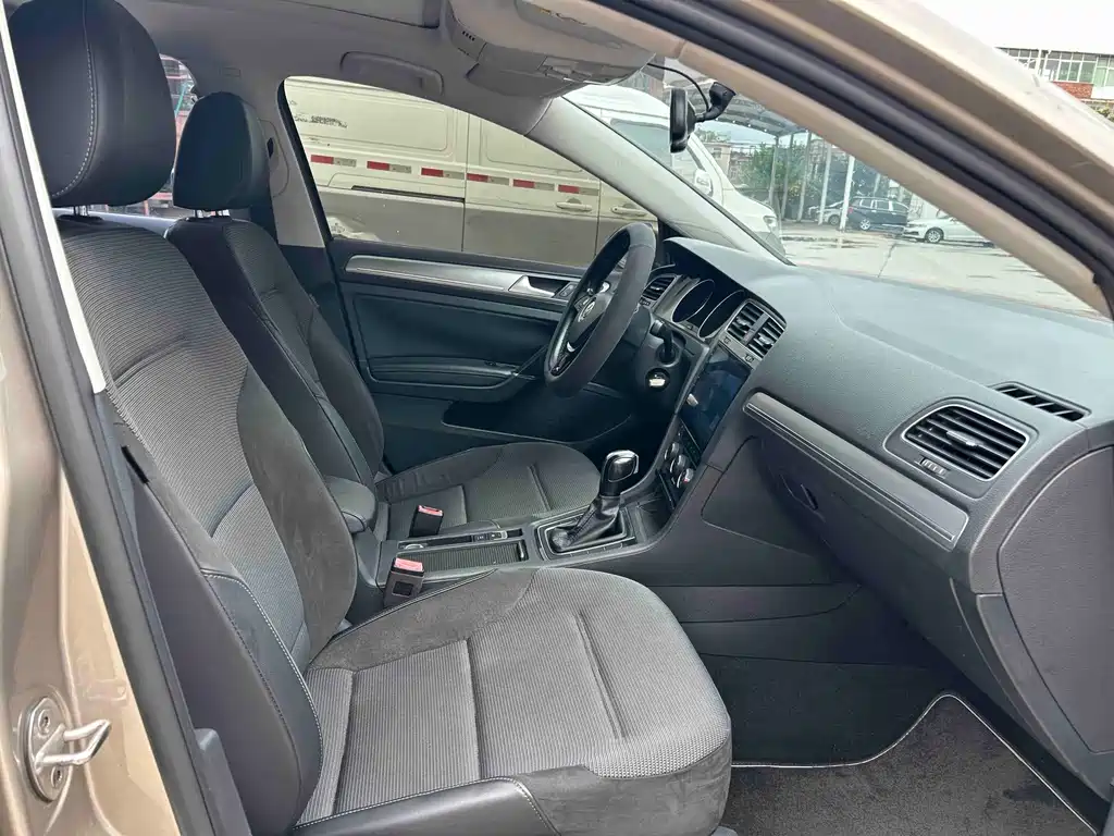 Volkswagen Golf — миниатюра 5