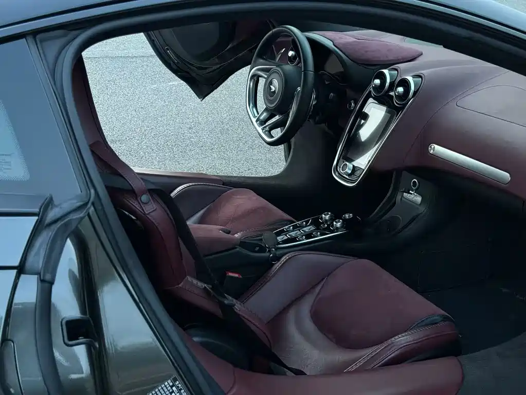 McLaren GT 2023 4.0T