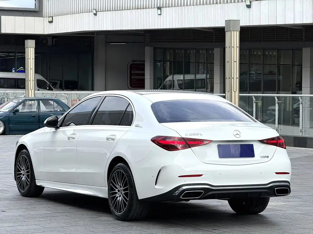 Mercedes-Benz C-Class — миниатюра 8