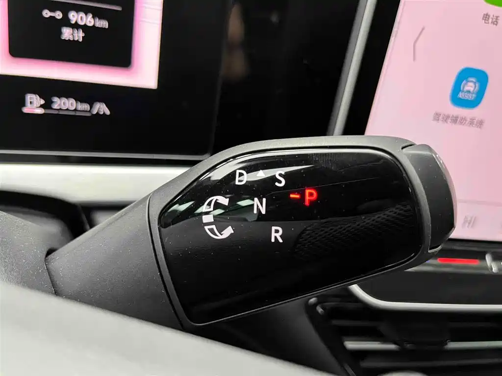 Volkswagen Passat 2025 Pro 380TSI